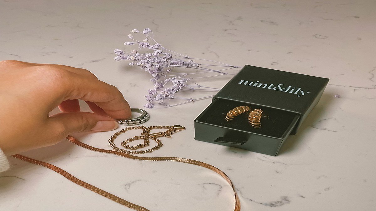Mintandlily product image